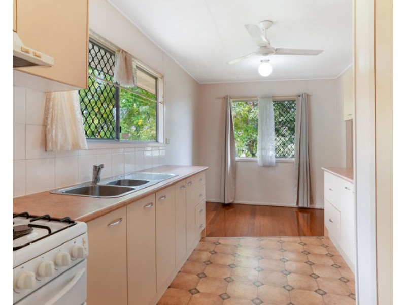 4 Pershouse Street, Barney Point QLD 4680