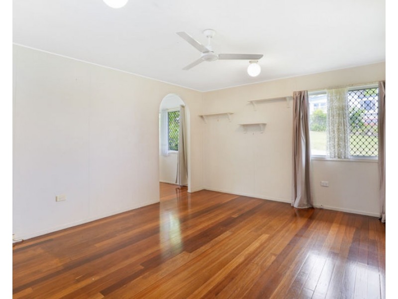 4 Pershouse Street, Barney Point QLD 4680