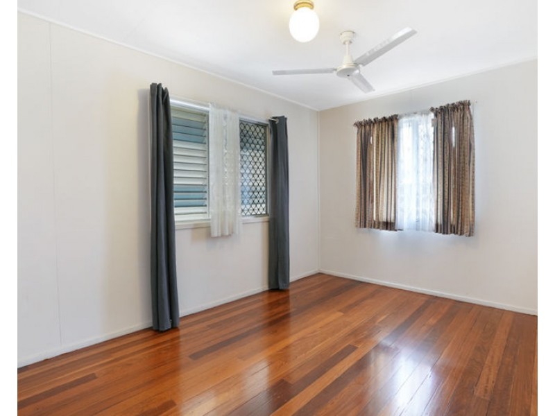 4 Pershouse Street, Barney Point QLD 4680