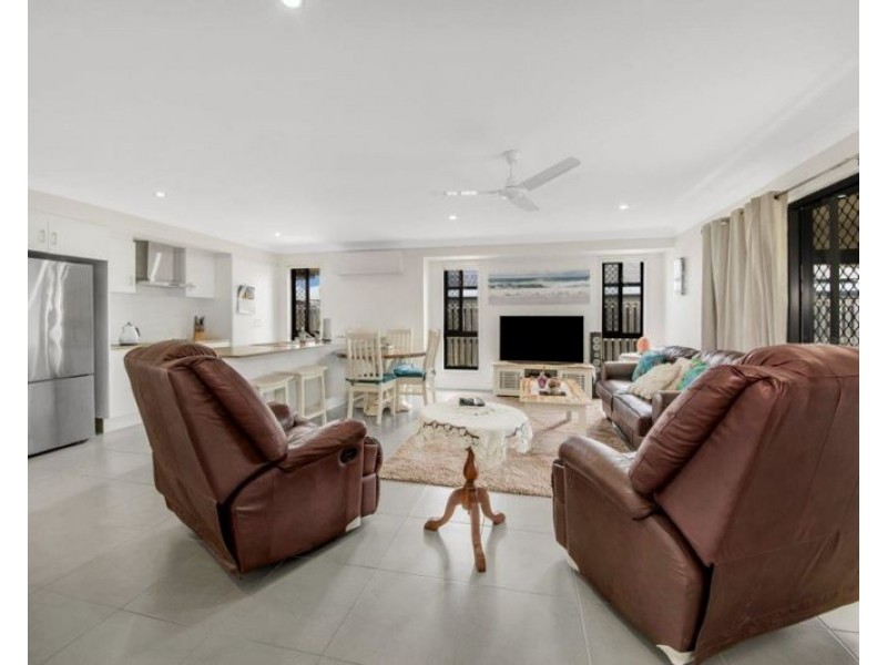 32 Jardine Crescent, Boyne Island QLD 4680