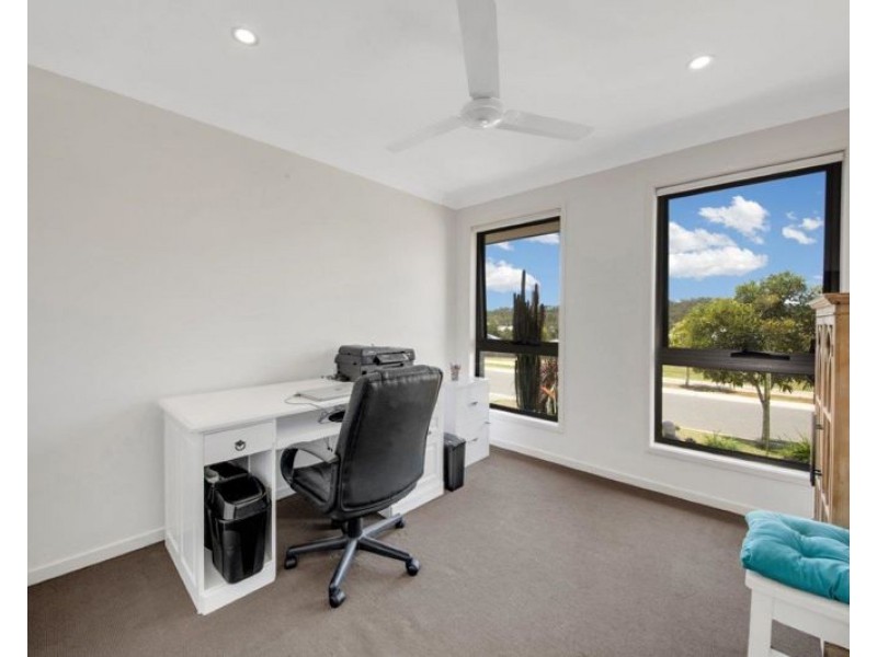 32 Jardine Crescent, Boyne Island QLD 4680