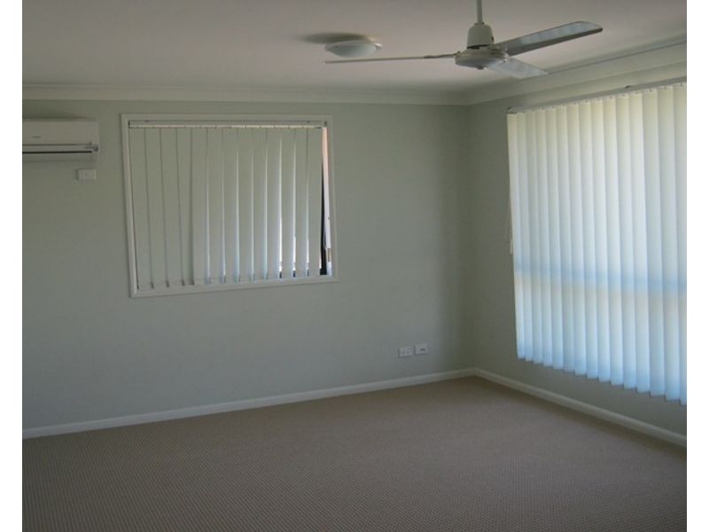 52 Col Brown Avenue, Clinton QLD 4680