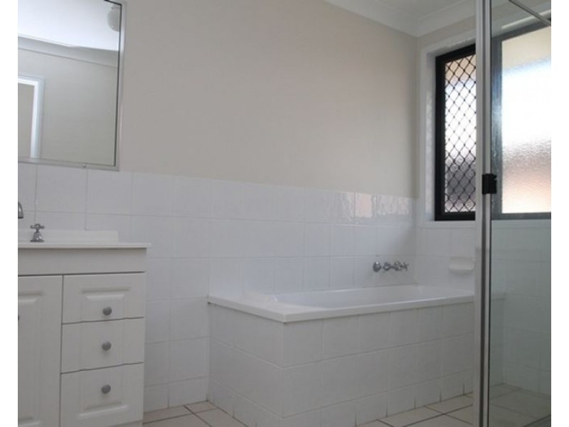 52 Col Brown Avenue, Clinton QLD 4680