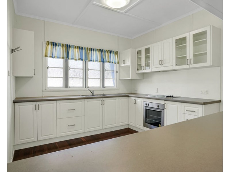 27 Sutton Street, Barney Point QLD 4680