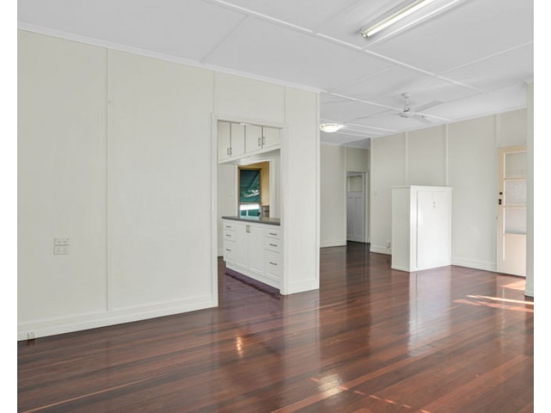 27 Sutton Street, Barney Point QLD 4680