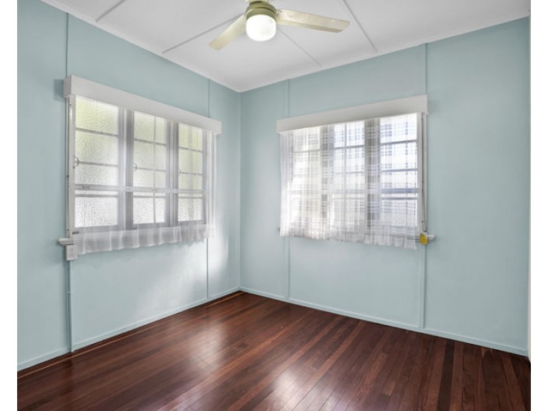 27 Sutton Street, Barney Point QLD 4680