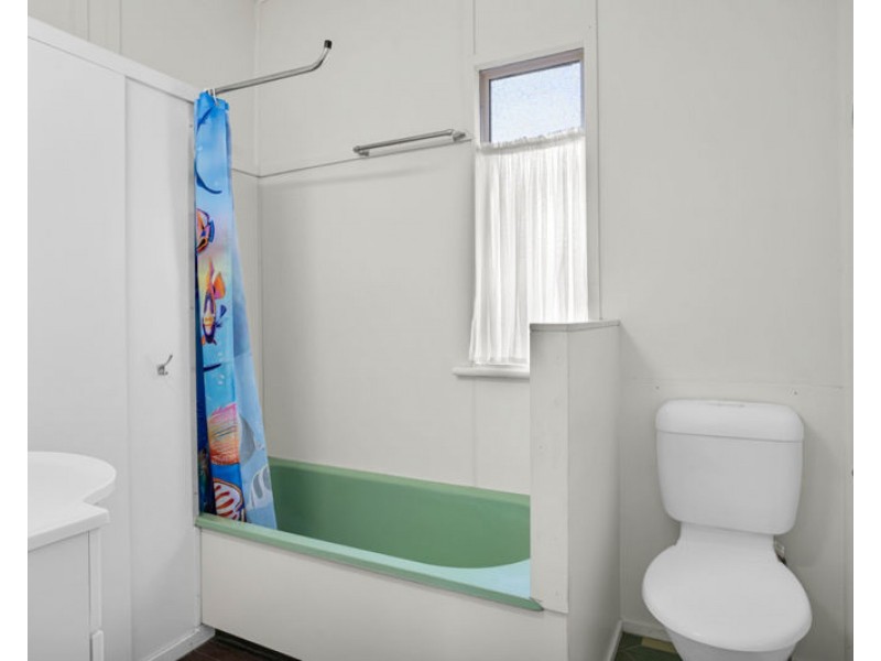 27 Sutton Street, Barney Point QLD 4680