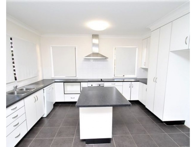 54 Scenery Street, West Gladstone QLD 4680