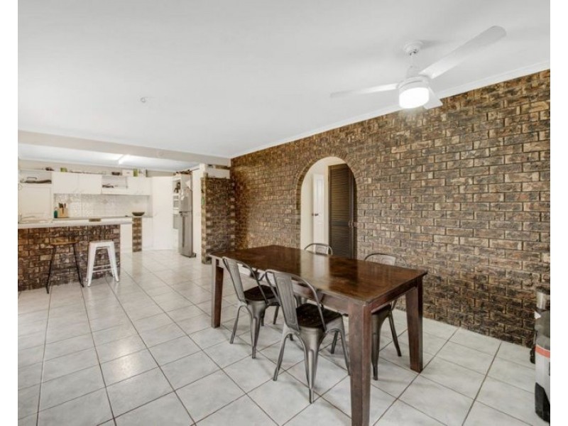 314 J Hickey Avenue, Clinton QLD 4680