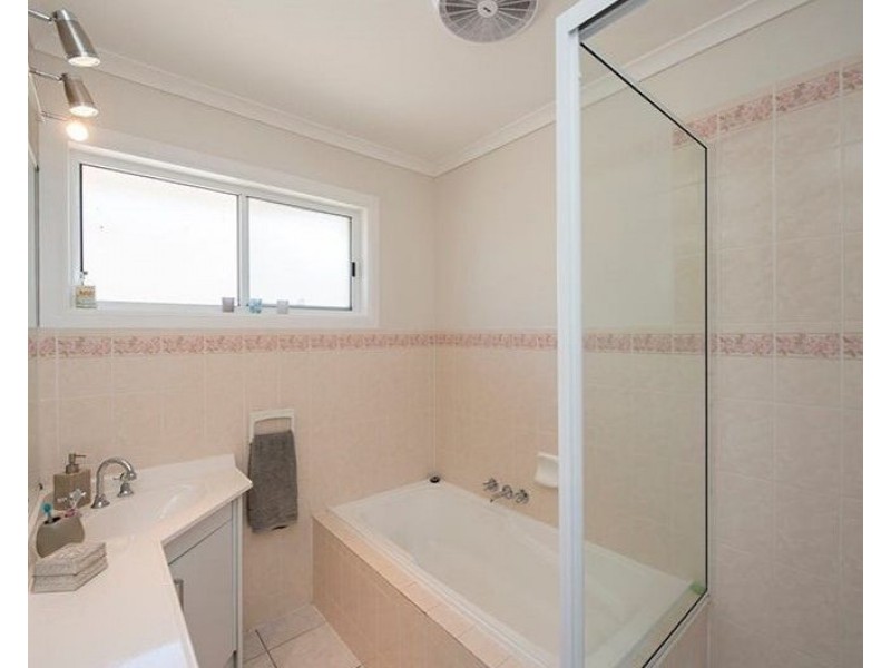 15 McIver Road, Clinton QLD 4680