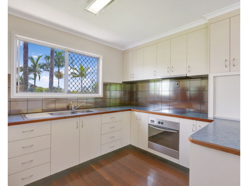 11 Penda Avenue, New Auckland QLD 4680