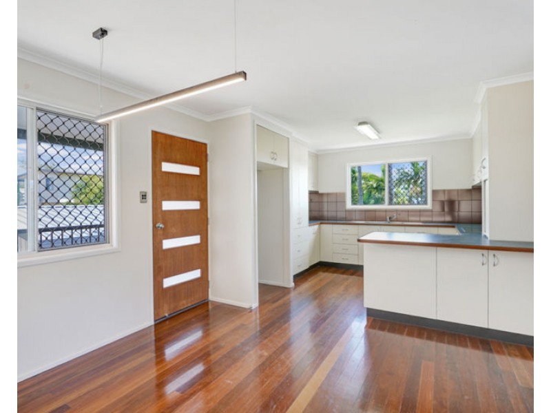11 Penda Avenue, New Auckland QLD 4680