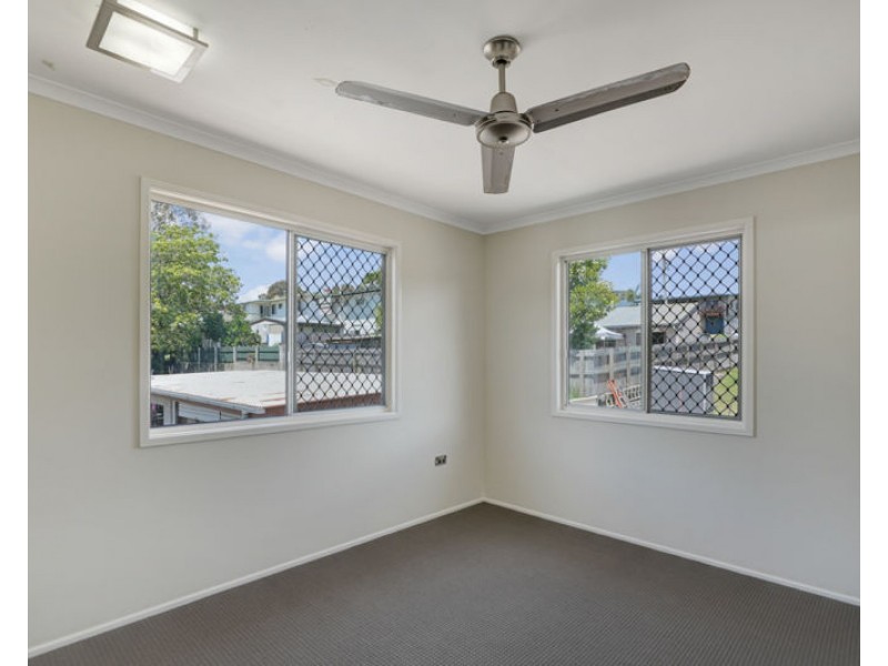 11 Penda Avenue, New Auckland QLD 4680