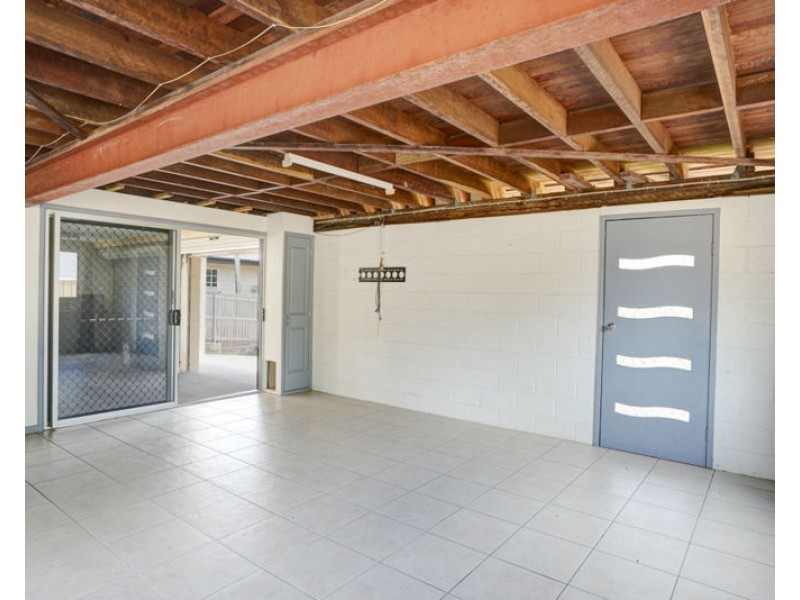 11 Penda Avenue, New Auckland QLD 4680