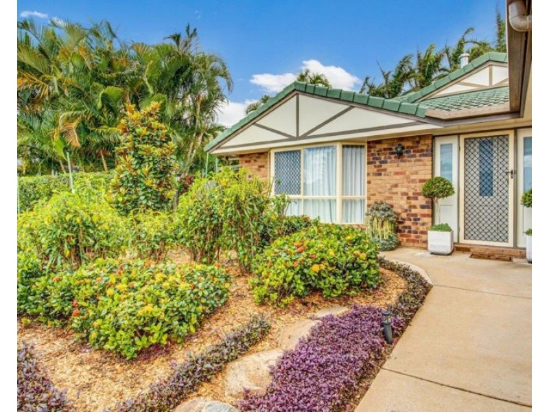 5 Rosemount Place, New Auckland QLD 4680