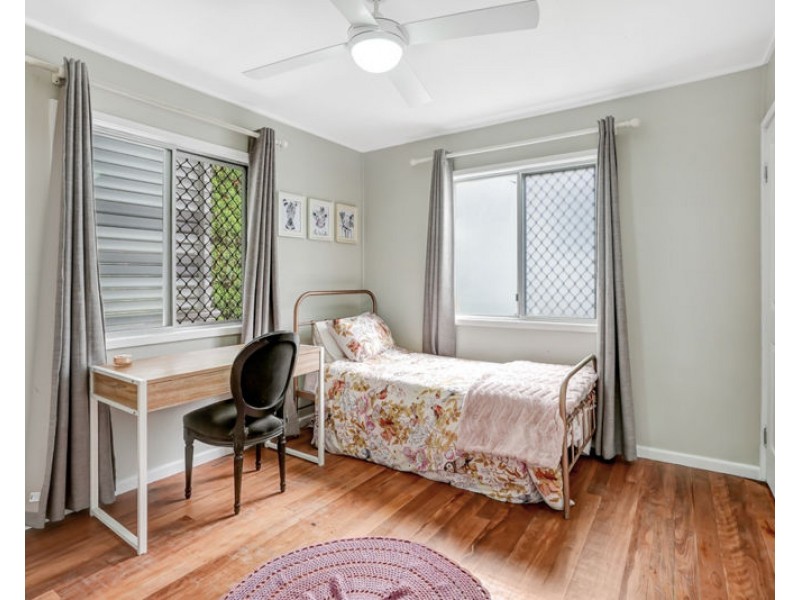 5 Peters Crescent, West Gladstone QLD 4680