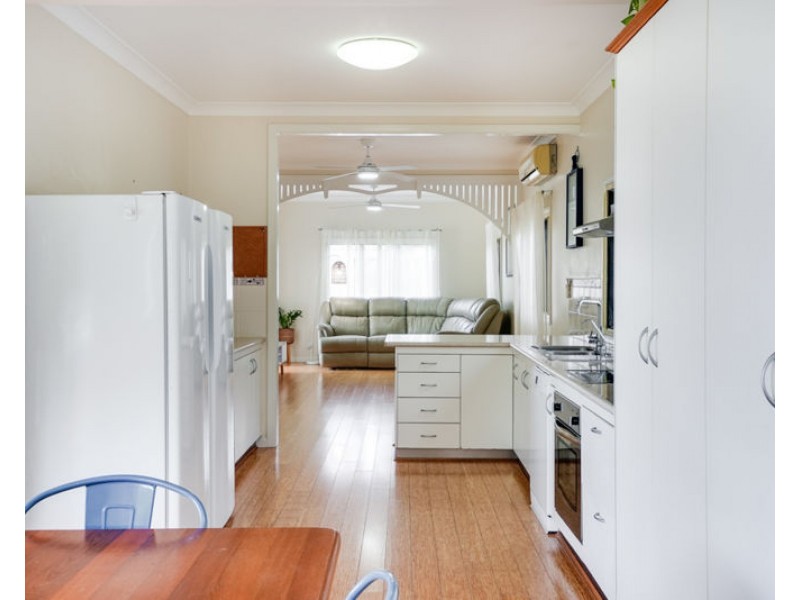 8 Hunter Street, West Gladstone QLD 4680