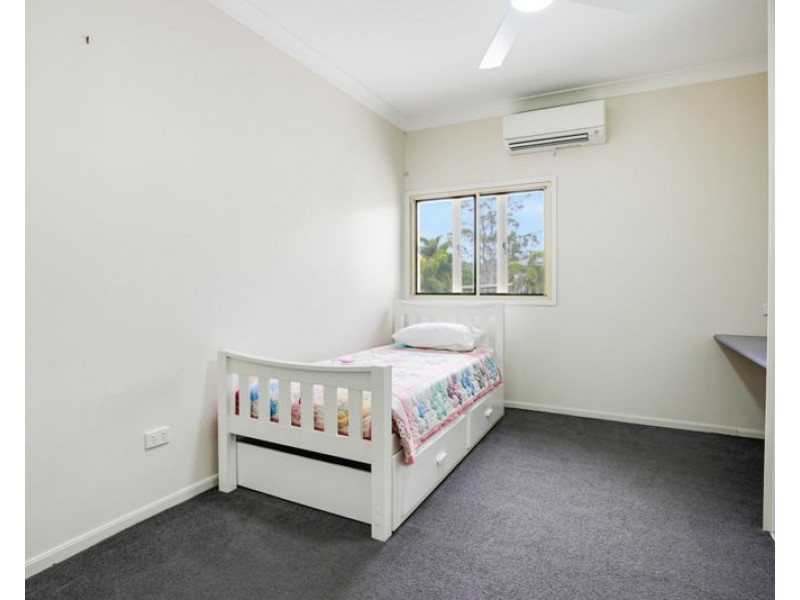 8 Hunter Street, West Gladstone QLD 4680