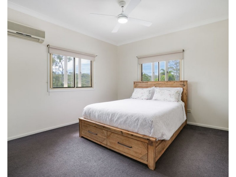 8 Hunter Street, West Gladstone QLD 4680