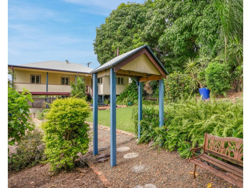 8 Hunter Street, West Gladstone QLD 4680