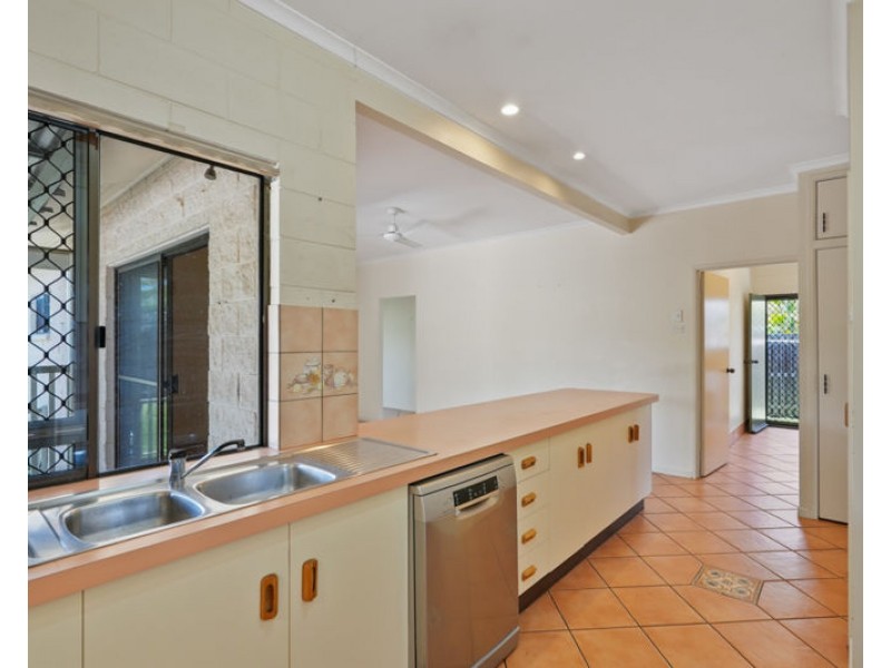 2 Yellowpatch Avenue, Clinton QLD 4680