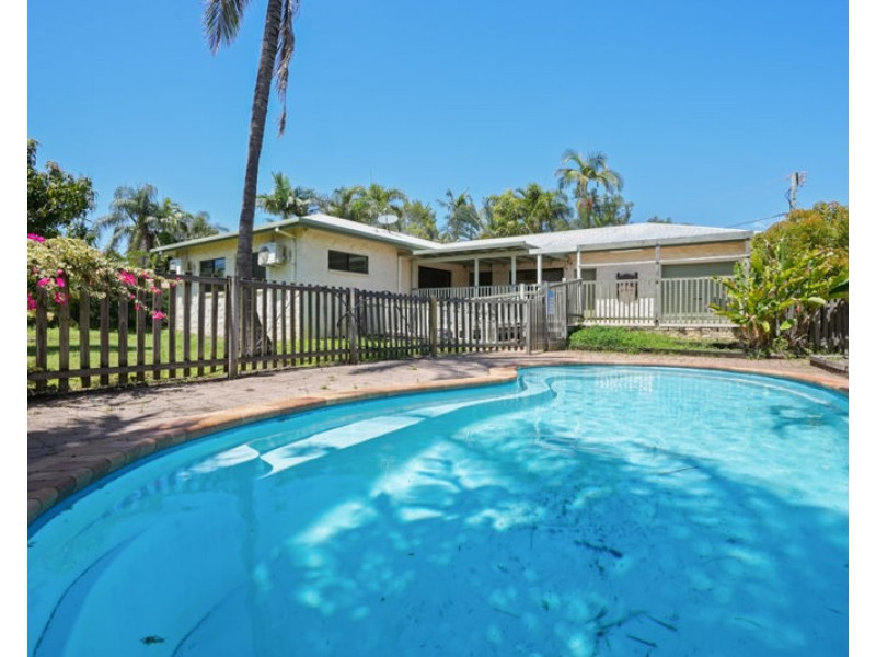 2 Yellowpatch Avenue, Clinton QLD 4680