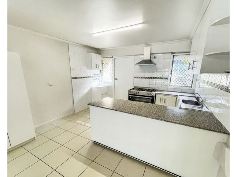 4/21 Charles Street, West Gladstone QLD 4680