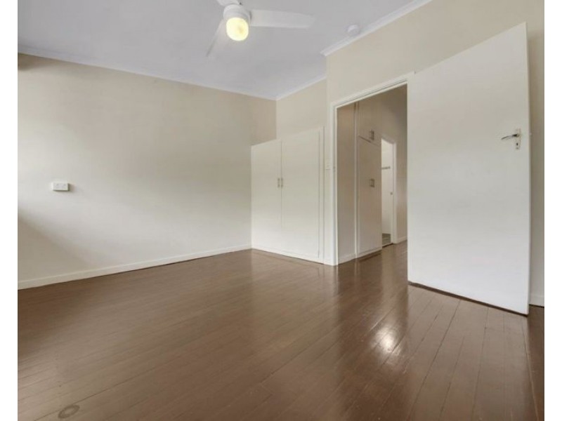 4/21 Charles Street, West Gladstone QLD 4680