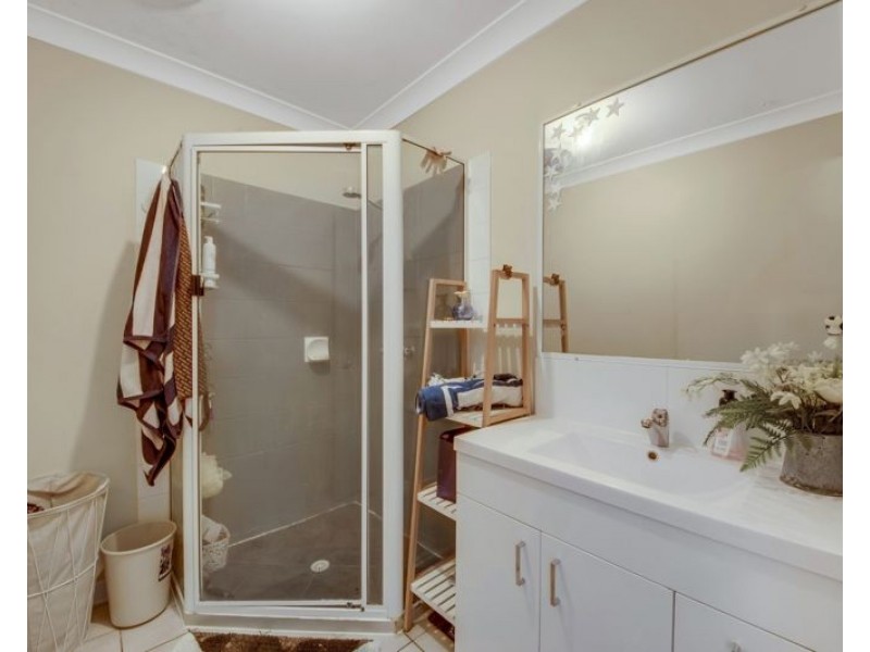 2/21 Shaw Street, New Auckland QLD 4680