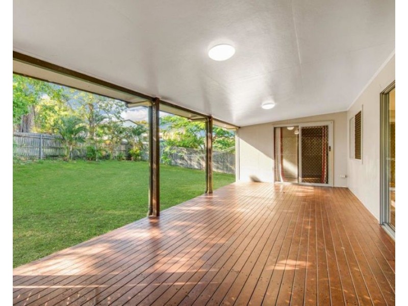 32 Squire Street, Toolooa QLD 4680