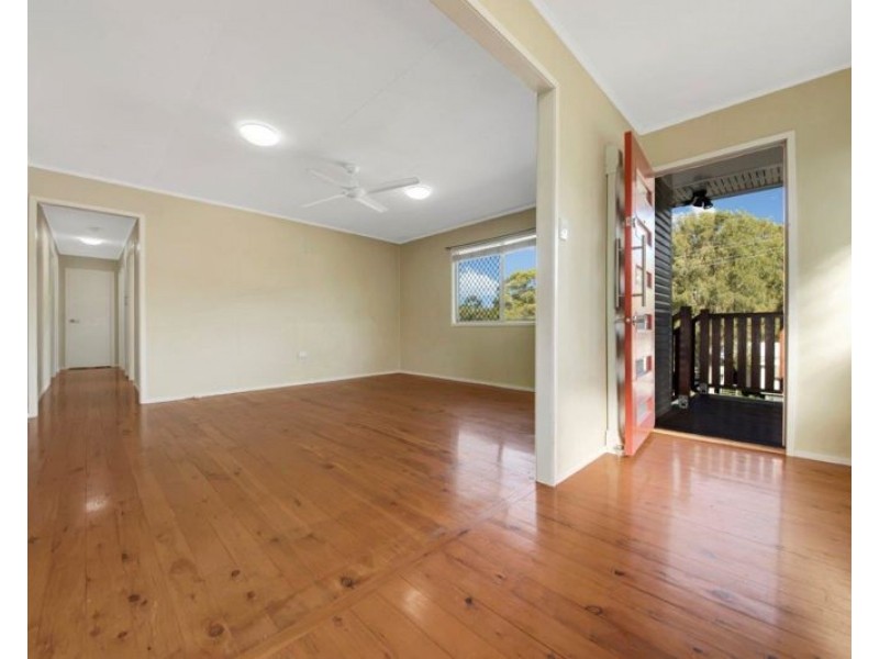 32 Squire Street, Toolooa QLD 4680
