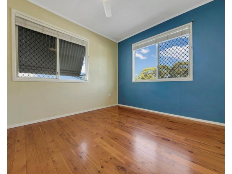 32 Squire Street, Toolooa QLD 4680