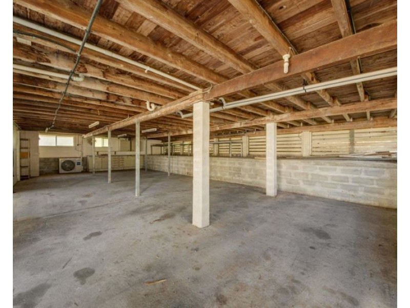 32 Squire Street, Toolooa QLD 4680