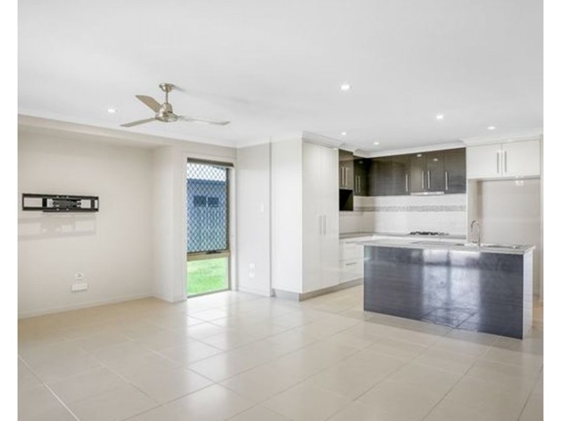 12 Bellbird Circuit, New Auckland QLD 4680