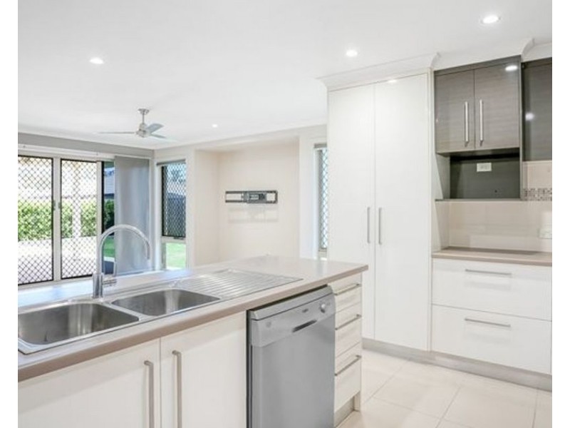 12 Bellbird Circuit, New Auckland QLD 4680