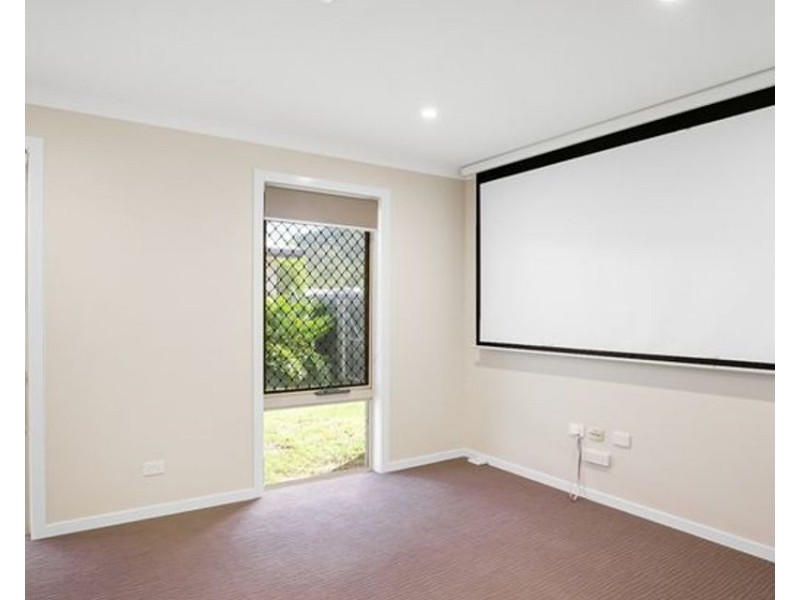 12 Bellbird Circuit, New Auckland QLD 4680