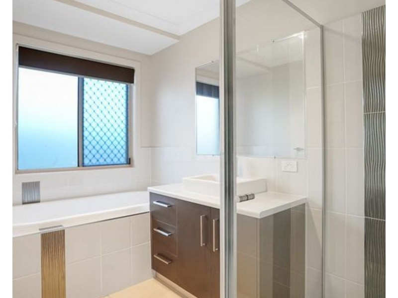 12 Bellbird Circuit, New Auckland QLD 4680