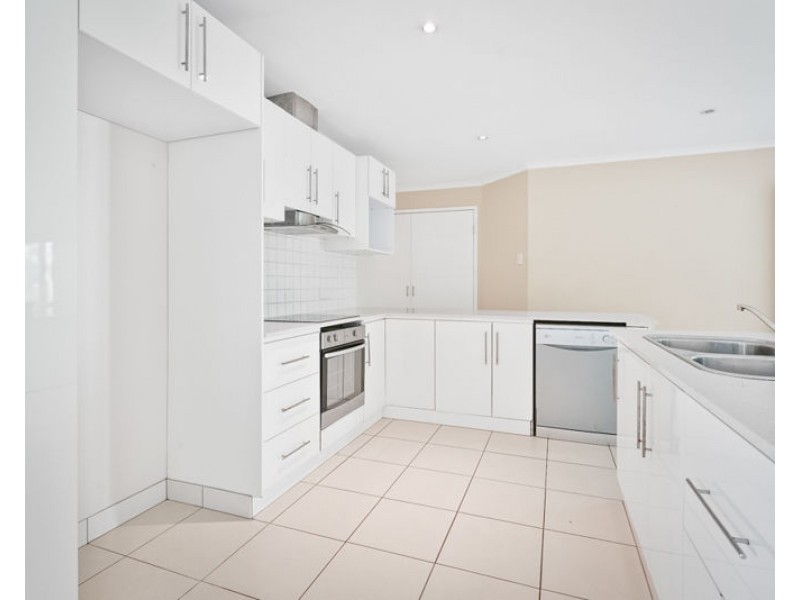 6 Daydream Drive, Clinton QLD 4680