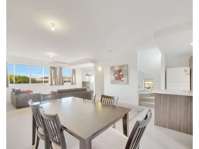 3/4 Rossella Street, West Gladstone QLD 4680