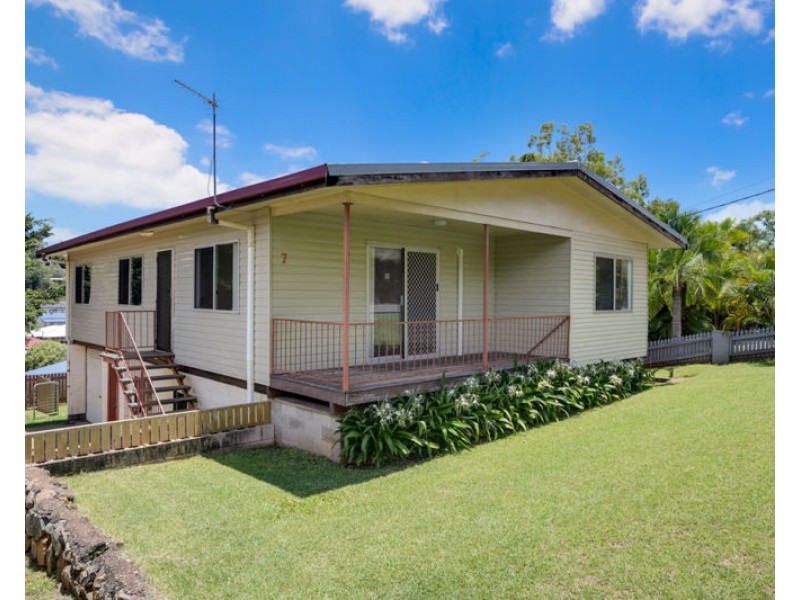 7 Peters Crescent, West Gladstone QLD 4680