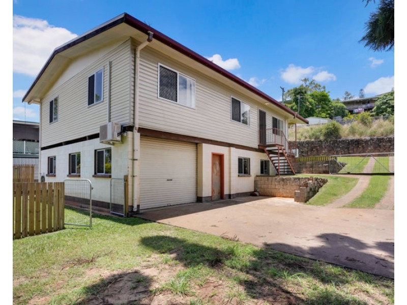 7 Peters Crescent, West Gladstone QLD 4680