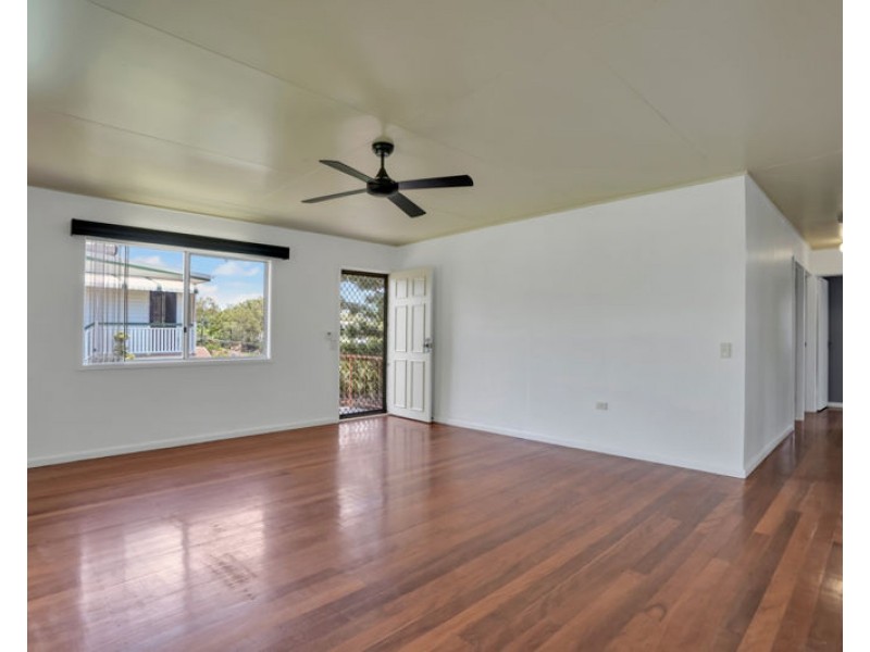 7 Peters Crescent, West Gladstone QLD 4680