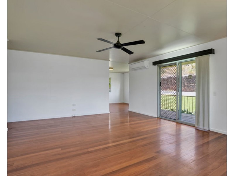 7 Peters Crescent, West Gladstone QLD 4680