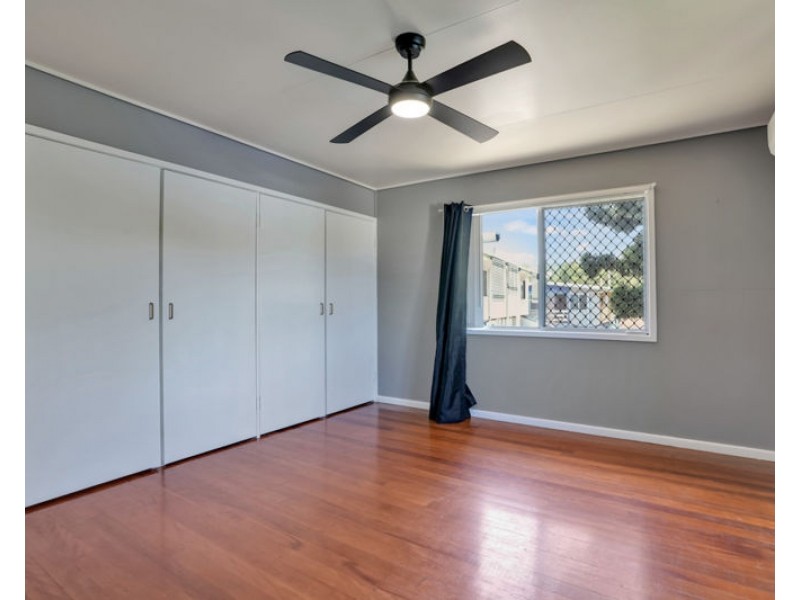 7 Peters Crescent, West Gladstone QLD 4680