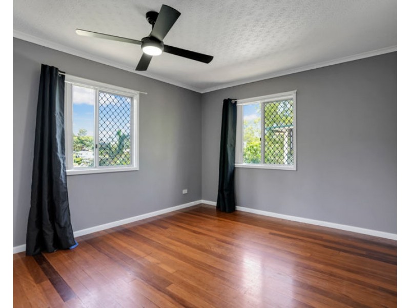 7 Peters Crescent, West Gladstone QLD 4680