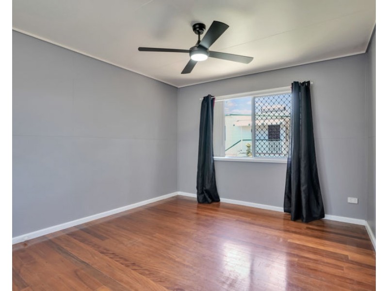 7 Peters Crescent, West Gladstone QLD 4680