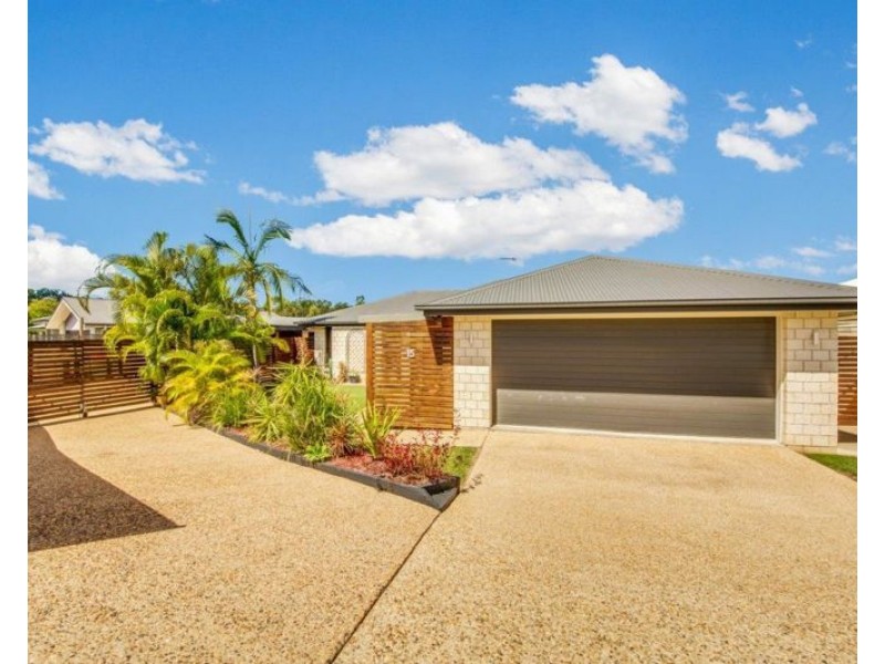 15 Woodland Court, Kirkwood QLD 4680