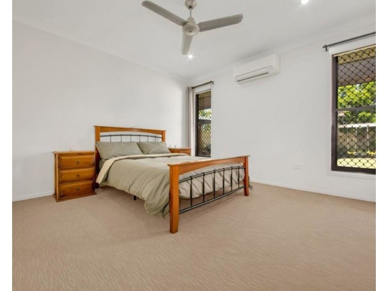 15 Woodland Court, Kirkwood QLD 4680