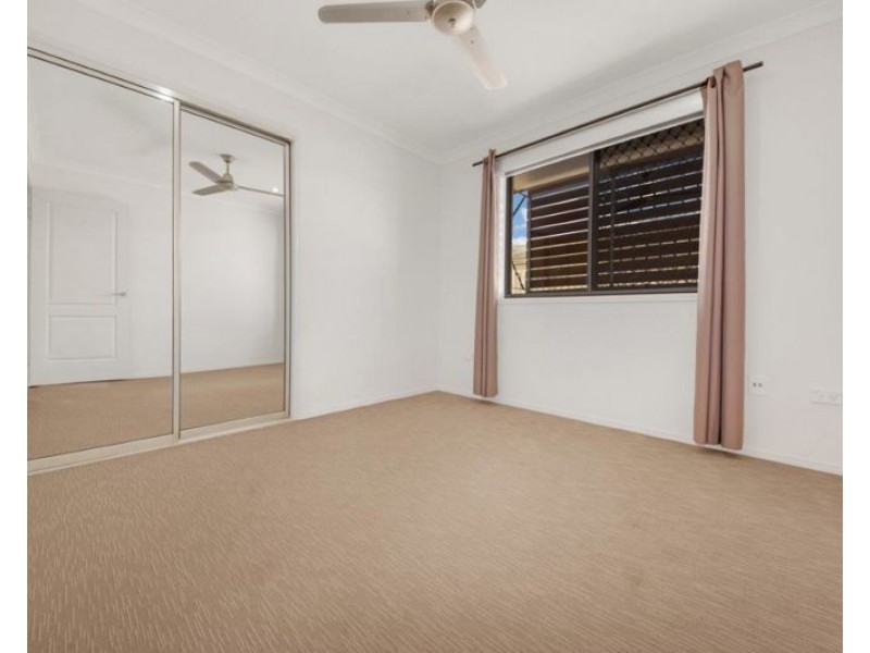 15 Woodland Court, Kirkwood QLD 4680