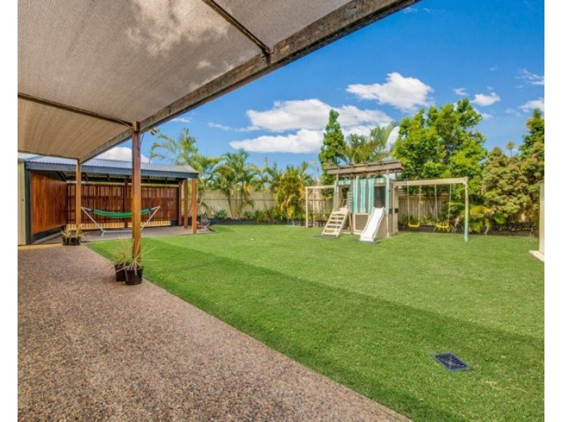 15 Woodland Court, Kirkwood QLD 4680